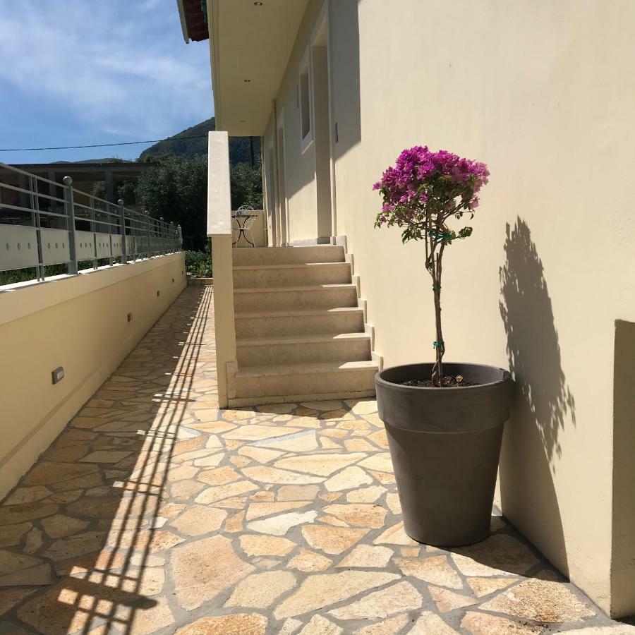 The Little Prince Luxury Suites Ipsos Exterior photo